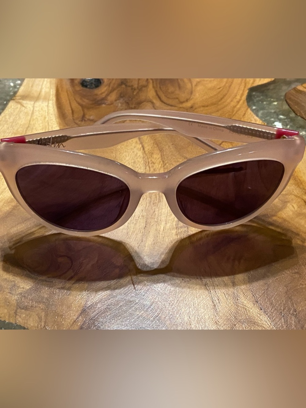 Women’s Neutral Pink Cat Eye Sunglasses - Fashionable Eye Accessory